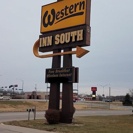 Western Inn South Карні Екстер'єр фото