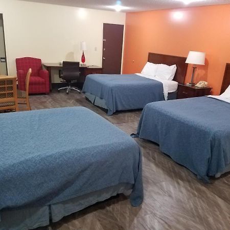 Western Inn South Карні Екстер'єр фото