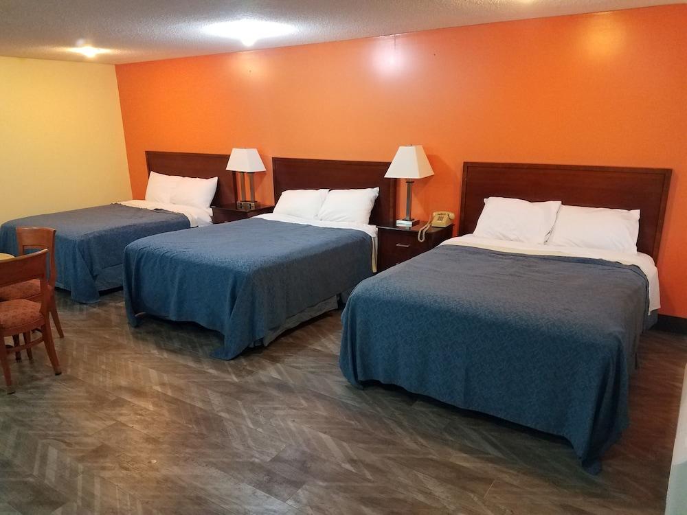 Western Inn South Карні Екстер'єр фото