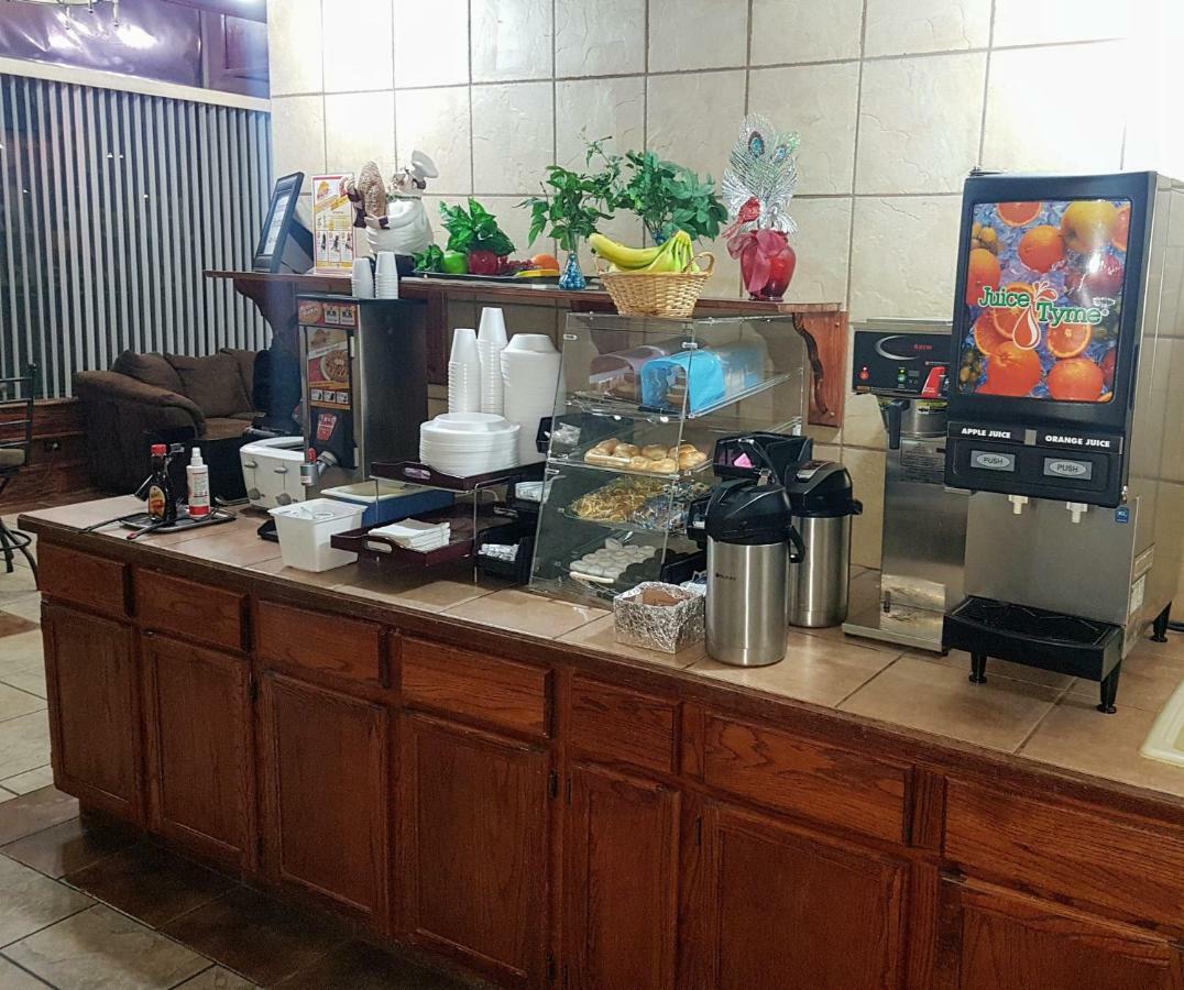 Western Inn South Карні Екстер'єр фото