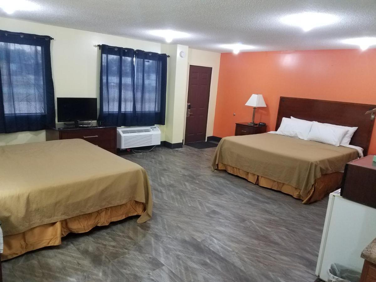 Western Inn South Карні Екстер'єр фото