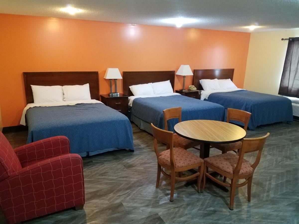 Western Inn South Карні Екстер'єр фото